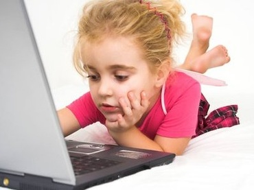 70% dintre parinti nu stiu ce face copilul pe net