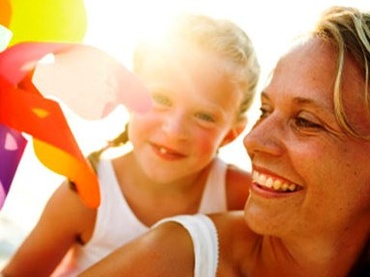 Lauda parintilor, cel mai bun stimul pentru copil 