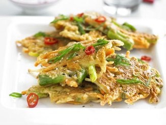 Clatite cu legume si sos