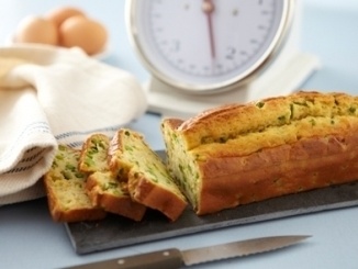 Chec cu nuci, stafide si cascaval