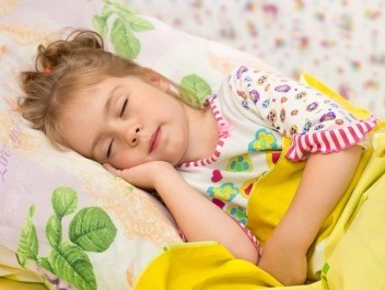 Cat trebuie sa doarma scolarul mic