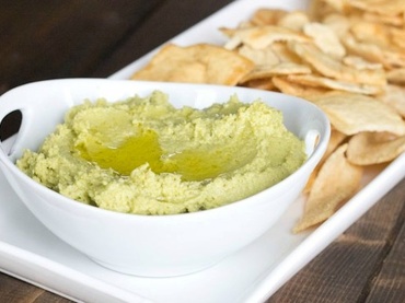 Hummus cu avocado