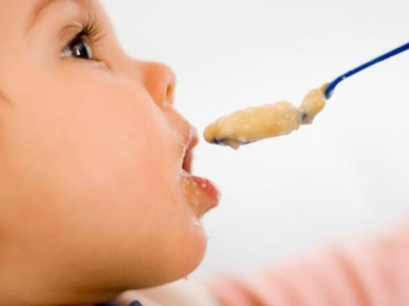 Ghidul alimentatiei de la 6 luni la 1 an