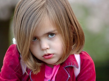 Ai un copil introvertit? Cum il poti ajuta sa socializeze