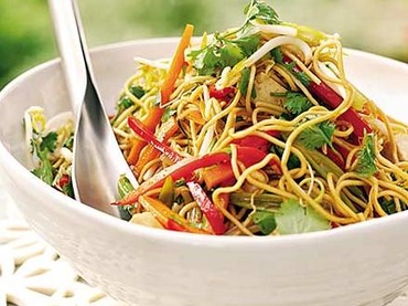 Salata de legume cu taitei