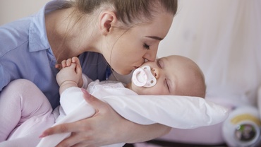 Vaccin natural: Saliva mamei întărește imunitatea bebelușului