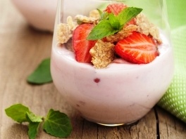 Crema de iaurt (doua retete)
