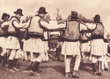 Cantece din folclorul romanesc iubite de copii - hore