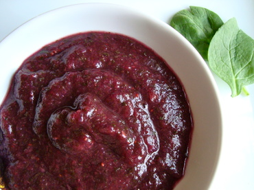 Piure de spanac cu mere si afine