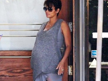 Halle Berry a nascut un baietel