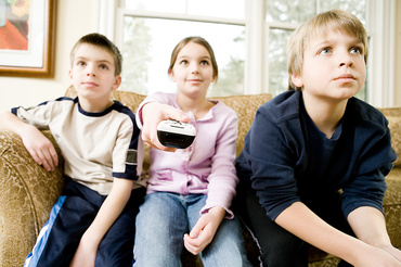 Televizorul este mai nociv pentru baieti