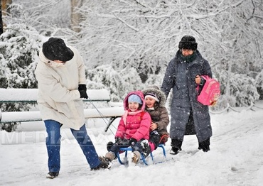 Scolile si gradinitele vor fi inchise luni, marti si miercuri