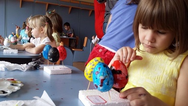 Cumperi un ou, faci un copil fericit