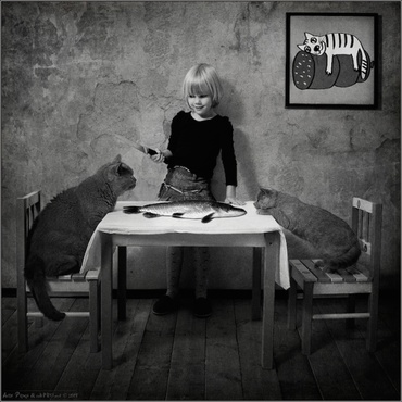 Fotografii induiosatoare despre o fetita si pisoiul ei