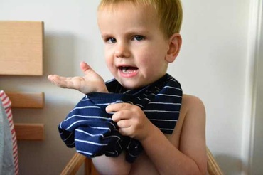 Cum inveti copilul sa se imbrace singur