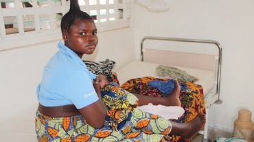 Obiceiuri ciudate la nastere de pe glob