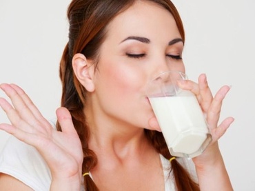 Un pahar de lapte pe zi in sarcina = un copil inalt