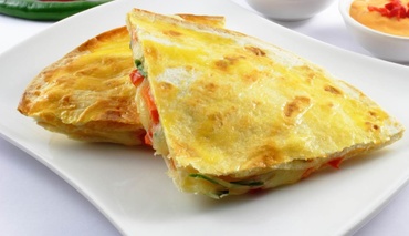 Cel mai rapid mic dejun: quesadilla cu branza si ou