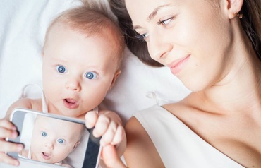 Studiu: bebelusii citesc emotiile in albul ochilor