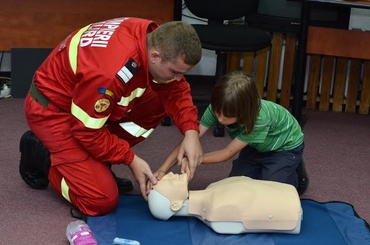 Lecţia de prim ajutor, trei ani in folosul comunitatii