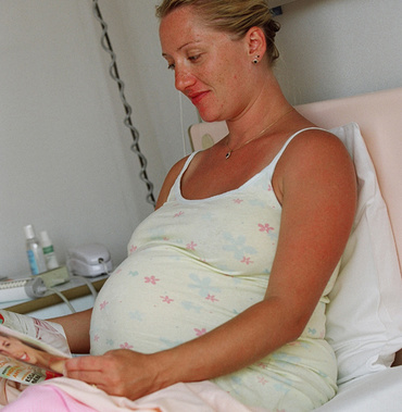 Mergi la maternitate sau mai astepti?