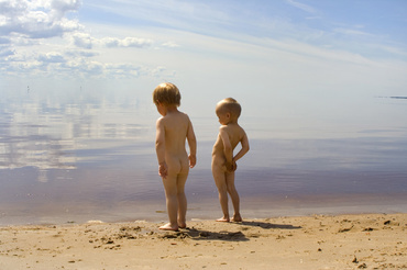 7 trucuri pentru vacanta la mare cu copii mici