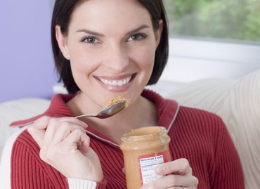 Cum poti face in casa unt de arahide