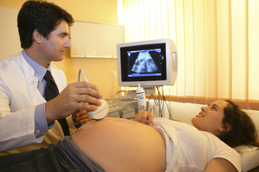 Cate ecografii sunt recomandate in timpul sarcinii si de ce