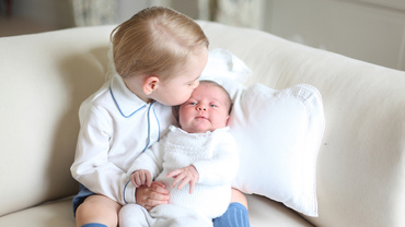 Casa regala britanica a publicat noi fotografii cu printesa Charlotte