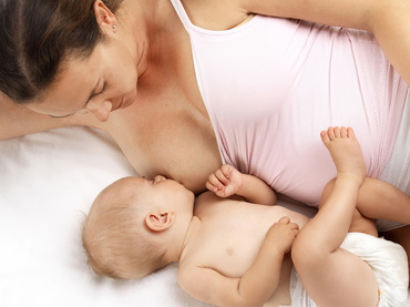 Alăptarea după cezariană: 6 întrebări cu răspunsuri avizate!