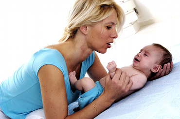 Bebelusul plange incontinuu? 3 metode prin care il poti linisti