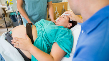 Respiratia in timpul contractiilor. Ce recomanda o doula (VIDEO)