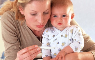 Febra la bebelusi: cauze si tratamente