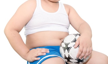 Copilul tau este plinut? Cum ii corectezi obiceiurile alimentare