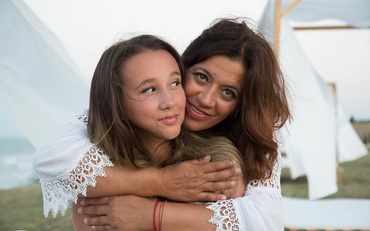 Mirela Retegan: ”Un copil nu crește drept într-o relație strâmbă” (Interviu)