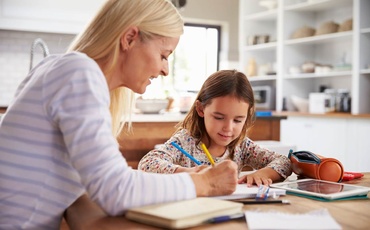 Sisteme alternative de învăţământ în România: şcoli umbrelă, home schooling, unschooling