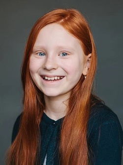 Ksenia, 9 ani