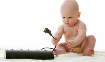 Siguranța bebelușilor: primele măsuri pe care le pot lua părinții