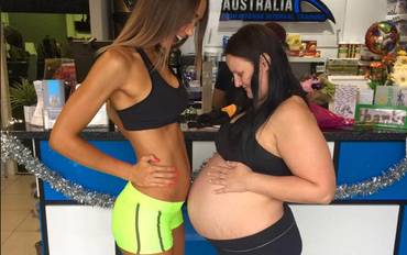 Două prietene vor naşte în aceeaşi lună, însă diferenţa dintre corpurile lor este șocantă