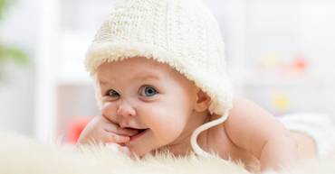 Dezvoltarea bebelușului. Când începe să zâmbească?