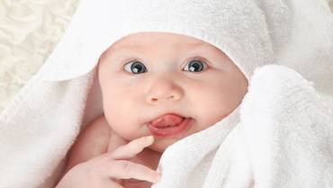 Ce vede un nou-născut atunci când se uită la tine
