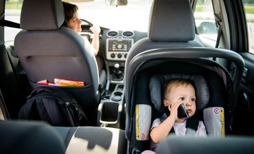 Lucruri pe care toţi părinţii ar trebui să le aibă în maşină