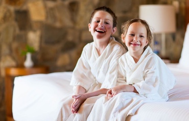 Cu prichindeii la hotel! Metode de adaptare pentru o vacanță reușită