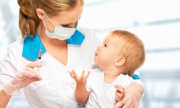 Vaccinarea copiilor. Importanța vaccinurilor și cele mai frecvente reacții adverse