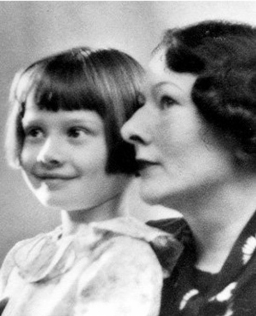 Audrey Hepburn și mama sa, Ella.