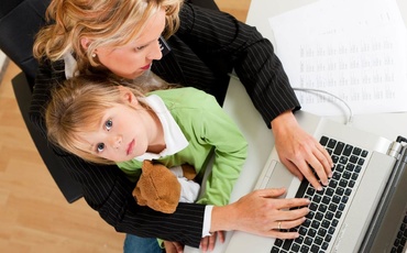 Scutiri din impozitul pe profit pentru firmele care angajează part-time mame cu copii sub 7 ani