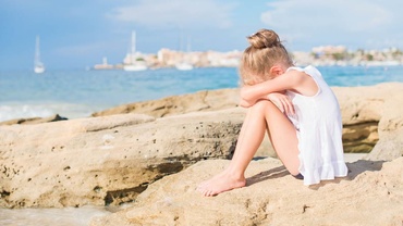 Ce NU ar trebui să-i spui unui copil căruia îi este frică de mare