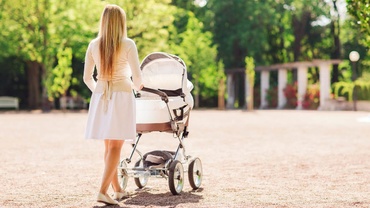 Prima ieşire în oraş cu bebeluşul. Cum să te descurci?