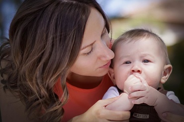 Legea indemnizației pentru mame:  Care sunt modificările aduse noului act normativ