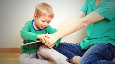 Parenting fără NU! Cum poți opri un copil din joacă fără să provoci o criză